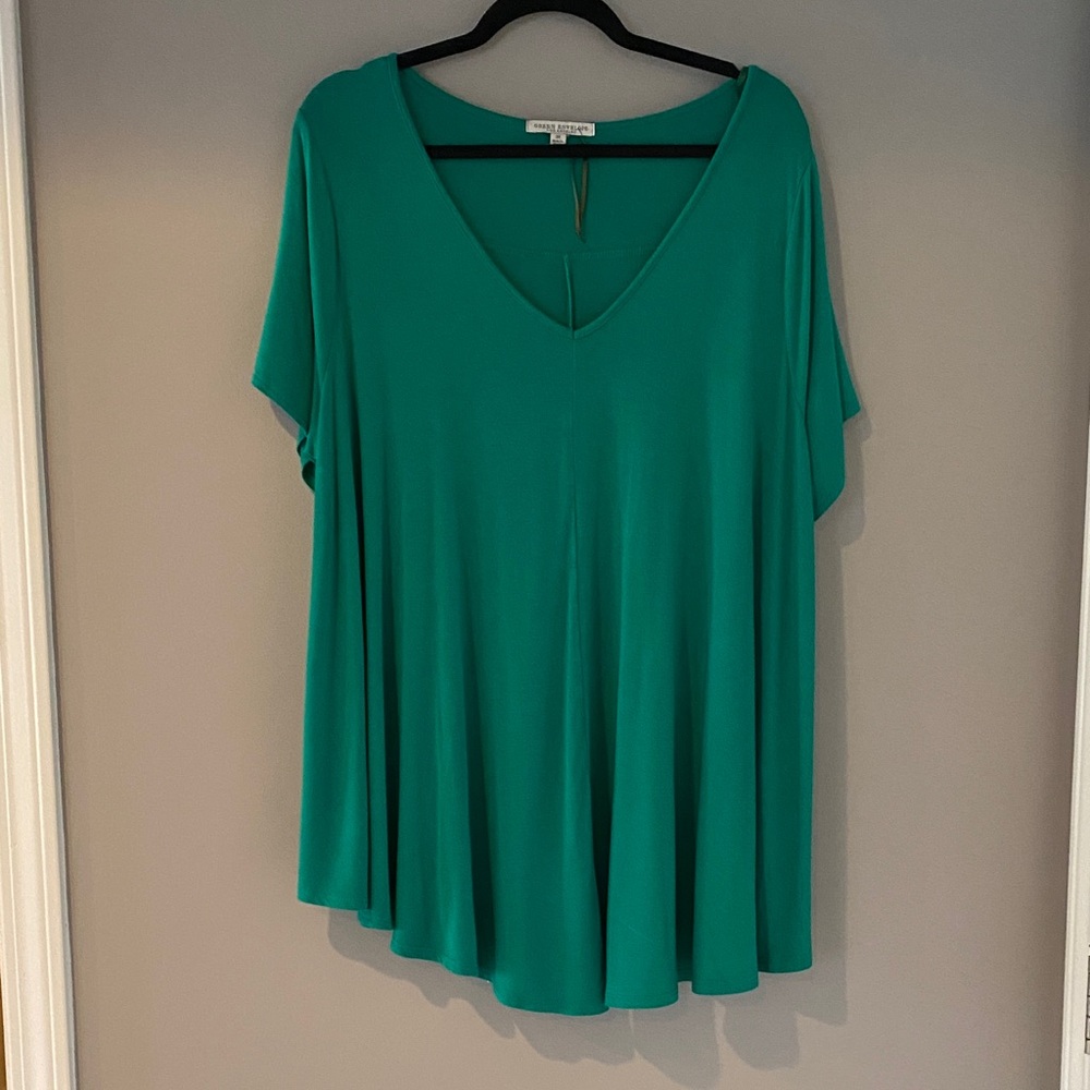 Relaxed V-Neck Women’s Top in Teal